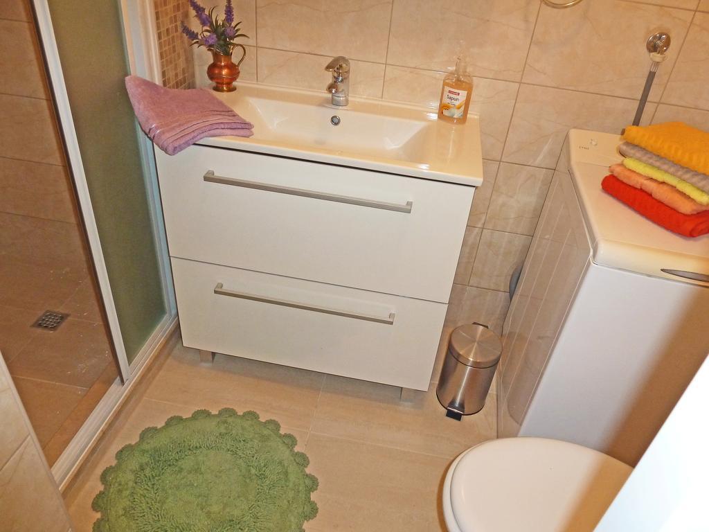 Apartment Vanda Splitska Exteriör bild